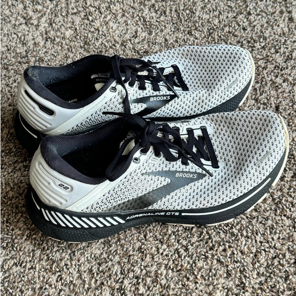Brooks Adrenaline GTS 22 Women’s Running Shoes Size 8